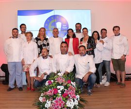 Guía Gastronómica Gustas presentación Guía Gastronómica Gustas presentación